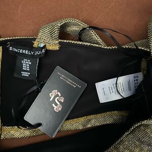 Sincerely Jules Black and Gold Top